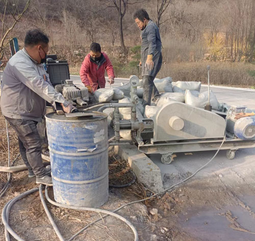 黎母山镇路面下沉注浆